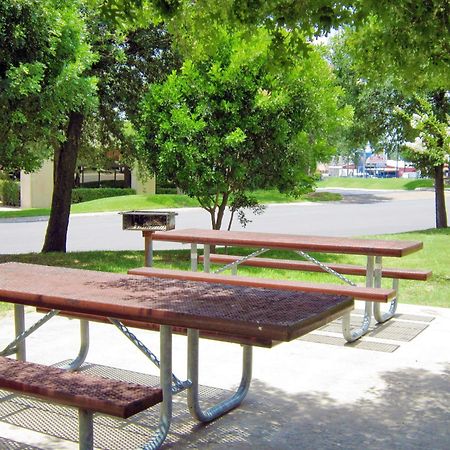 Extended Stay America Suites - San Antonio - Airport Экстерьер фото